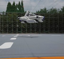 В Японии впервые испытали летающее авто