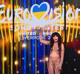 Loreen не захотела подписывать флаг Украины и в финале «Евровидения» держалась в стороне от TVORCHI